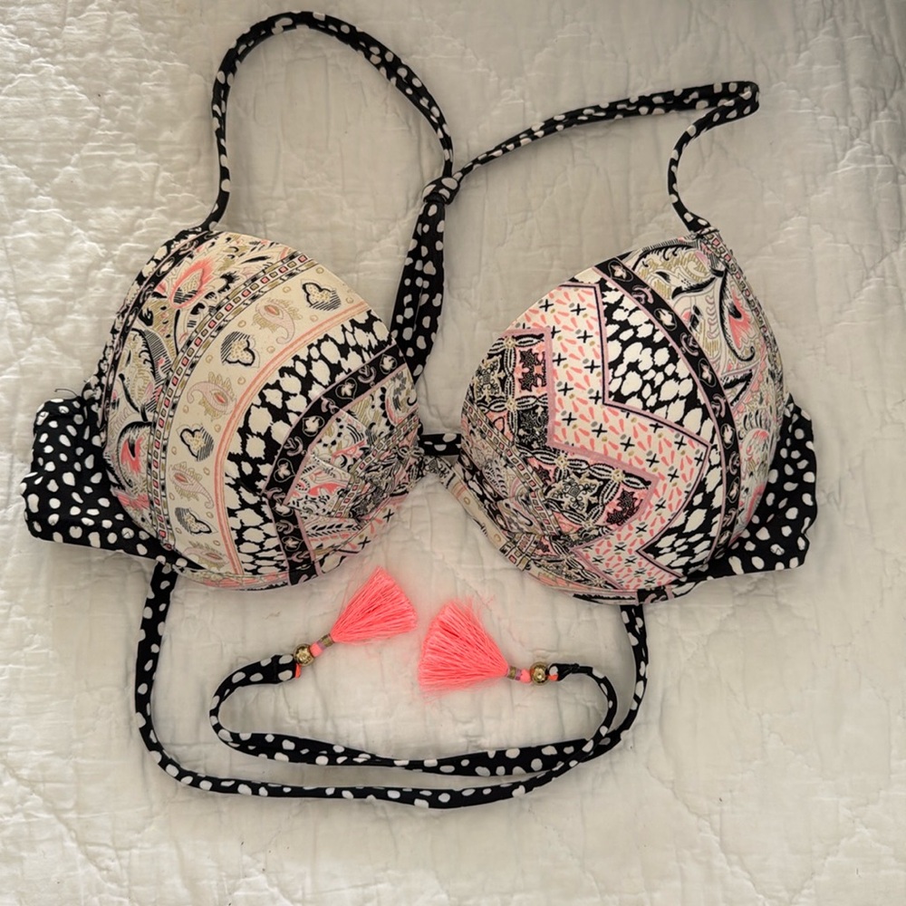 Victoria’s Secret bikini top
